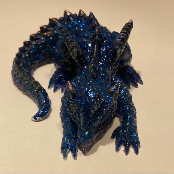 Resin Dragon - Picture 1 of 4